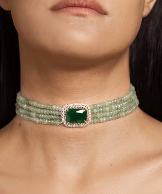Elegant green choker 2