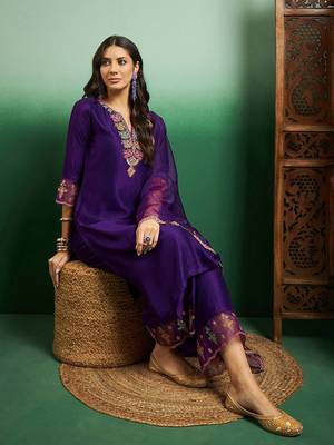 Chanderi Cotton Embroidered Kurta Pant Dupatta Set 3