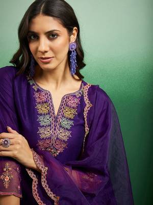 Chanderi Cotton Embroidered Kurta Pant Dupatta Set 5
