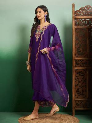 Chanderi Cotton Embroidered Kurta Pant Dupatta Set 6