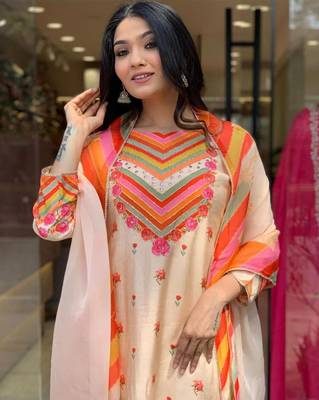 Women Chanderi Cotton Embroidered Kurta Pant Dupatta Set 4