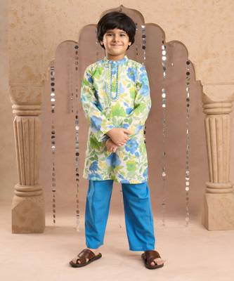 Green kurta and pyjama ethnic set 6