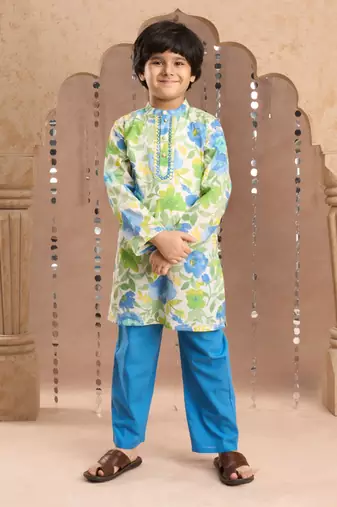 Green kurta and pyjama ethnic set