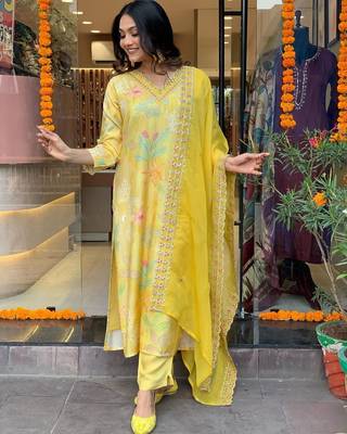 Printed Viscose Rayon Fabric Straight Kurta, Pant and Dupatta Set 1