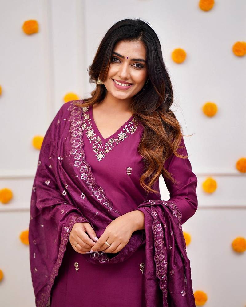 Printed Viscose Fabric Straight Kurta, Pant and Dupatta Set