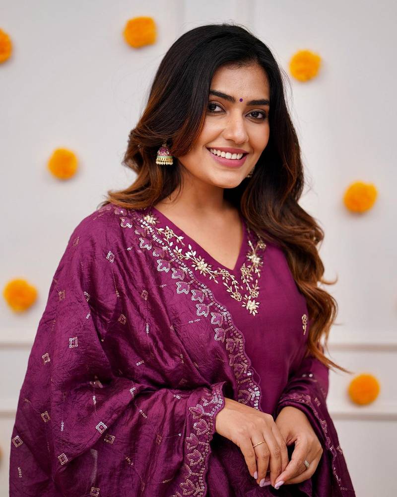 Printed Viscose Fabric Straight Kurta, Pant and Dupatta Set