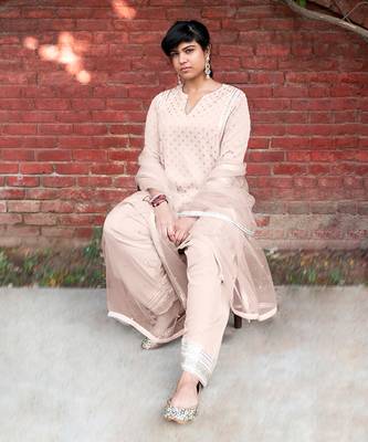 Peach bud gold embroidery crepe kurta set 2