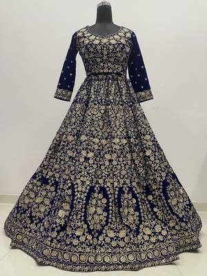 Bridal Wear Designer velvet fabric Lahenga Choli 3