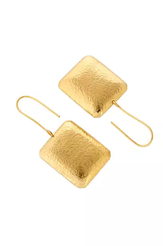 Beautiful gold tone drop earrings