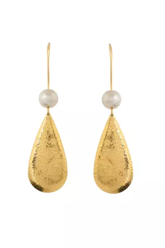 Pearl and gold plated textured earring