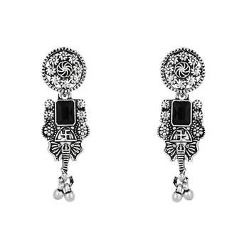 ethnic stylish boho silver oxidised choker necklace jewellery set with earrings & maang tikka  3