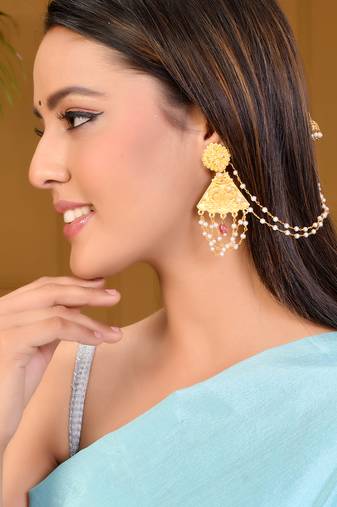 Gold -plated & white pearl jumka earring
