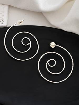 Silver-plated brass circle stud earrings for women 2