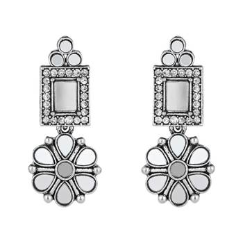 silver plated square shaped floral design necklace jewellery set with earrings  3