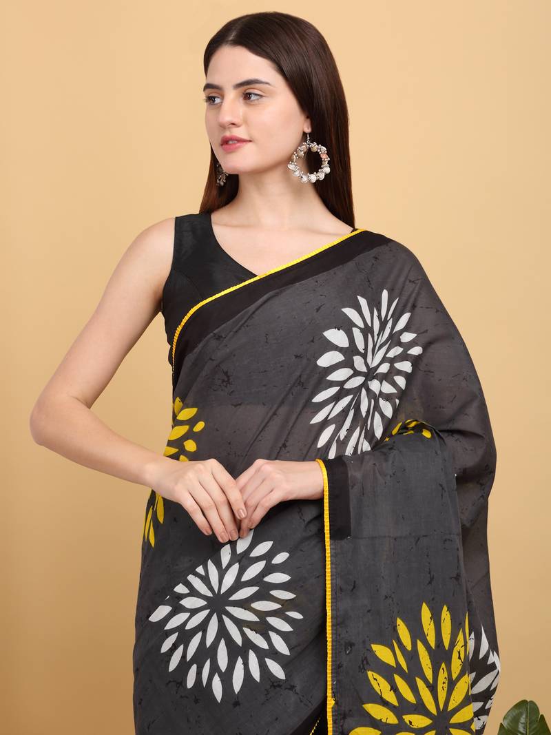 Elegant Floral Mulmul Cotton Block Printed Saree with Blouse Piece