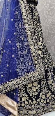 Bridal Wear Designer velvet fabric Lahenga Choli 5