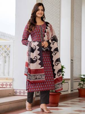 Maroon printed cotton blend fancy straight trousers with dupatta 2