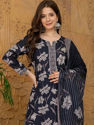 Black printed cotton blend fancy straight trousers with dupatta 2