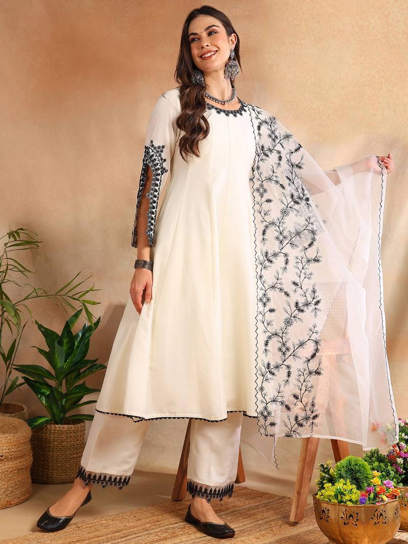 Women White solid silk blend embroidered fancy flared kurta trousers with dupatta