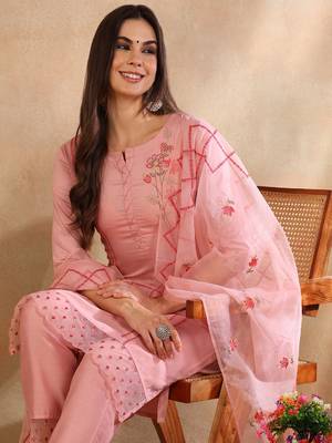 Women Pink solid silk blend embroidered fancy straight kurta trousers with dupatta 2