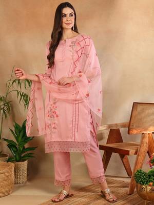 Women Pink solid silk blend embroidered fancy straight kurta trousers with dupatta 3