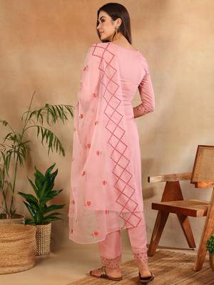 Women Pink solid silk blend embroidered fancy straight kurta trousers with dupatta 4
