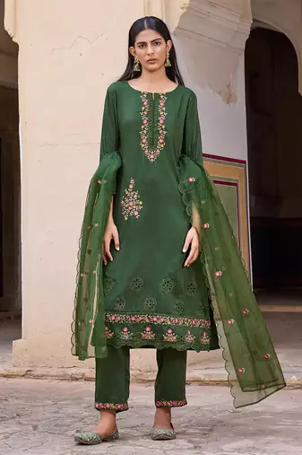 Women Green solid silk blend embroidered fancy straight kurta trousers with dupatta
