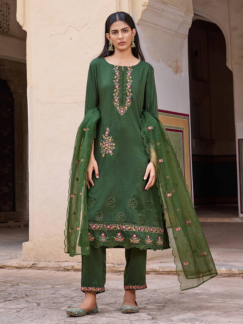 Women Green solid silk blend embroidered fancy straight kurta trousers with dupatta