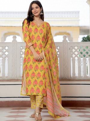 Green solid rayon blend printed fancy straight kurta trousers with dupatta 1