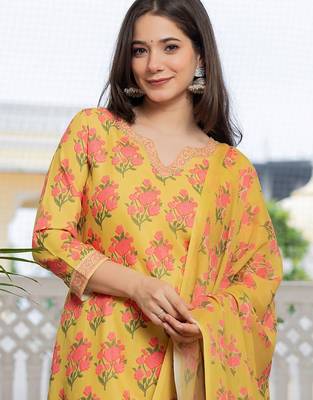 Green solid rayon blend printed fancy straight kurta trousers with dupatta 2