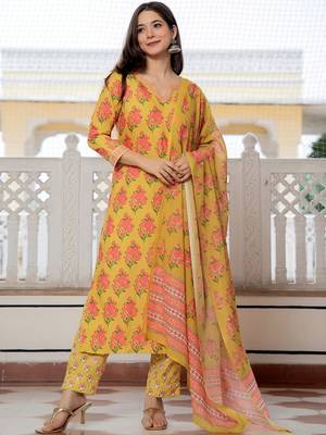 Green solid rayon blend printed fancy straight kurta trousers with dupatta 4