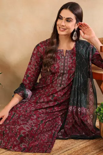 Women Magenta solid rayon blend printed fancy straight kurta trousers with dupatta