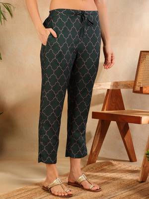 Women Magenta solid rayon blend printed fancy straight kurta trousers with dupatta 5