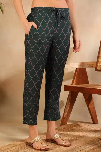 Women Magenta solid rayon blend printed fancy straight kurta trousers with dupatta