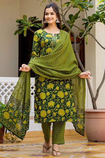 Women Green solid rayon blend printed fancy straight kurta trousers with dupatta