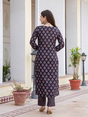 Women Black color cotton blend printed fancy flared kurta trousers with dupata 4