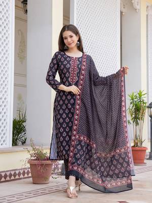 Women Black color cotton blend printed fancy flared kurta trousers with dupata 5