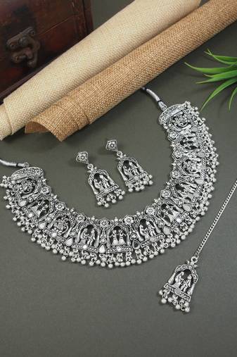 Silver oxidised traditional afghani floral design choker necklace jewellery set with earrings & maang tikka