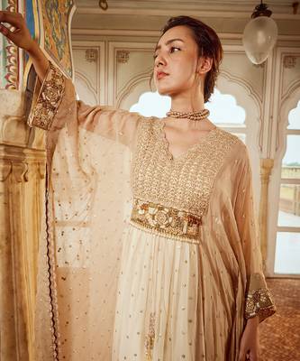 Beige embroidered kaftan set 3