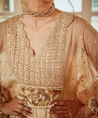 Beige embroidered kaftan set 5