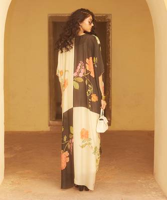 Ivory and black habutai floral printed kaftan 4