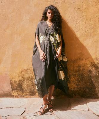 Black habutai printed floral kaftan with inner 2