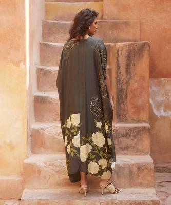 Black habutai printed floral kaftan with inner 4