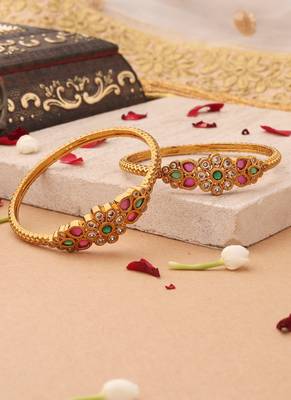 Charming Blossom: Thin Gold-Plated Bangle with Pink Flower and Gemstone Accents 3