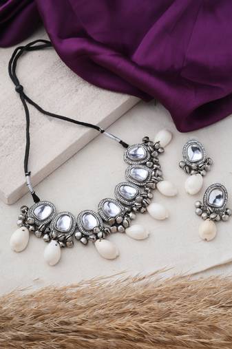 Oxidized shell and kundan choker necklace for navrati