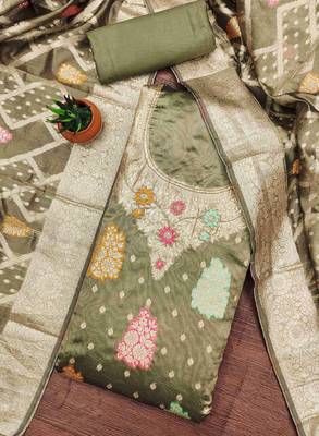 Graceful green banarasi jacquard weaving dress material with dupatta 3