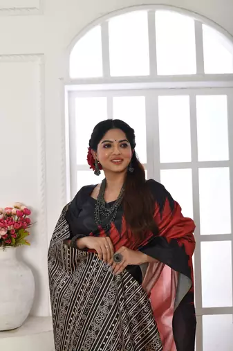 Red Arushi Style Tussar Blend silk Temple Printed tussle work Saree with Blouse 