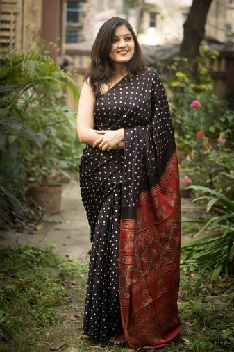 Women'S Black Imported Silk Satin Digital Printed Designer Saree With Blouse