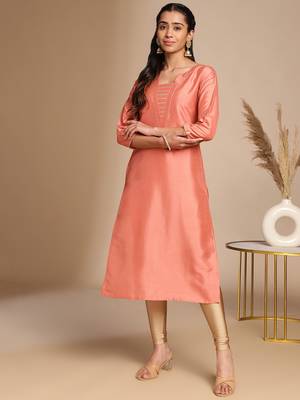 Janasya women's peach silk blend solid straight kurta 1