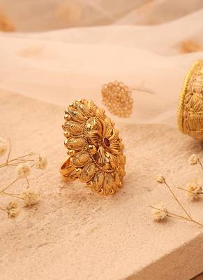 Gold-Plated Floral Design Ring 3